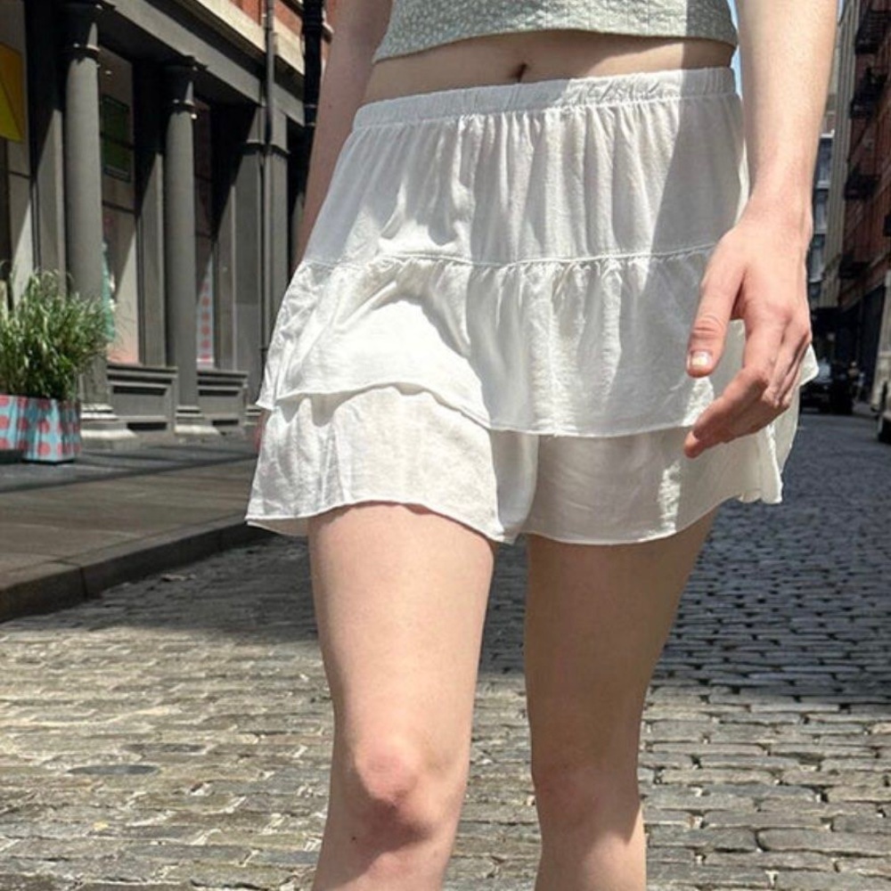 Brandy Melville Izzy mini skirt